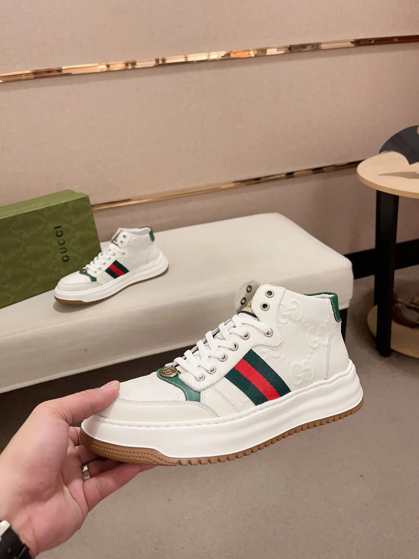 Men's clothing and shoes💰 520💰🇮🇹🇮🇹GUCCI (Gucci) top 🔍🔍 new models are on sale at the same time, the upper 🇮🇹 imported Italian first-layer cowhide, fully imported sheepskin lining 💪💪, completely 1⃣️compared 1⃣️Reproduction🇮🇹💪💪, ⚠Sole: The original sole is specially provided by the original factory, the exclusive movable molded sole is super comfortable, ⚠Original factory follow-up goods, 🔍🔍high quality, you can enter and leave the counter at will, welcome to compare⚠. Code number: 38-44 (45 is custom-made and cannot be returned or exchanged)